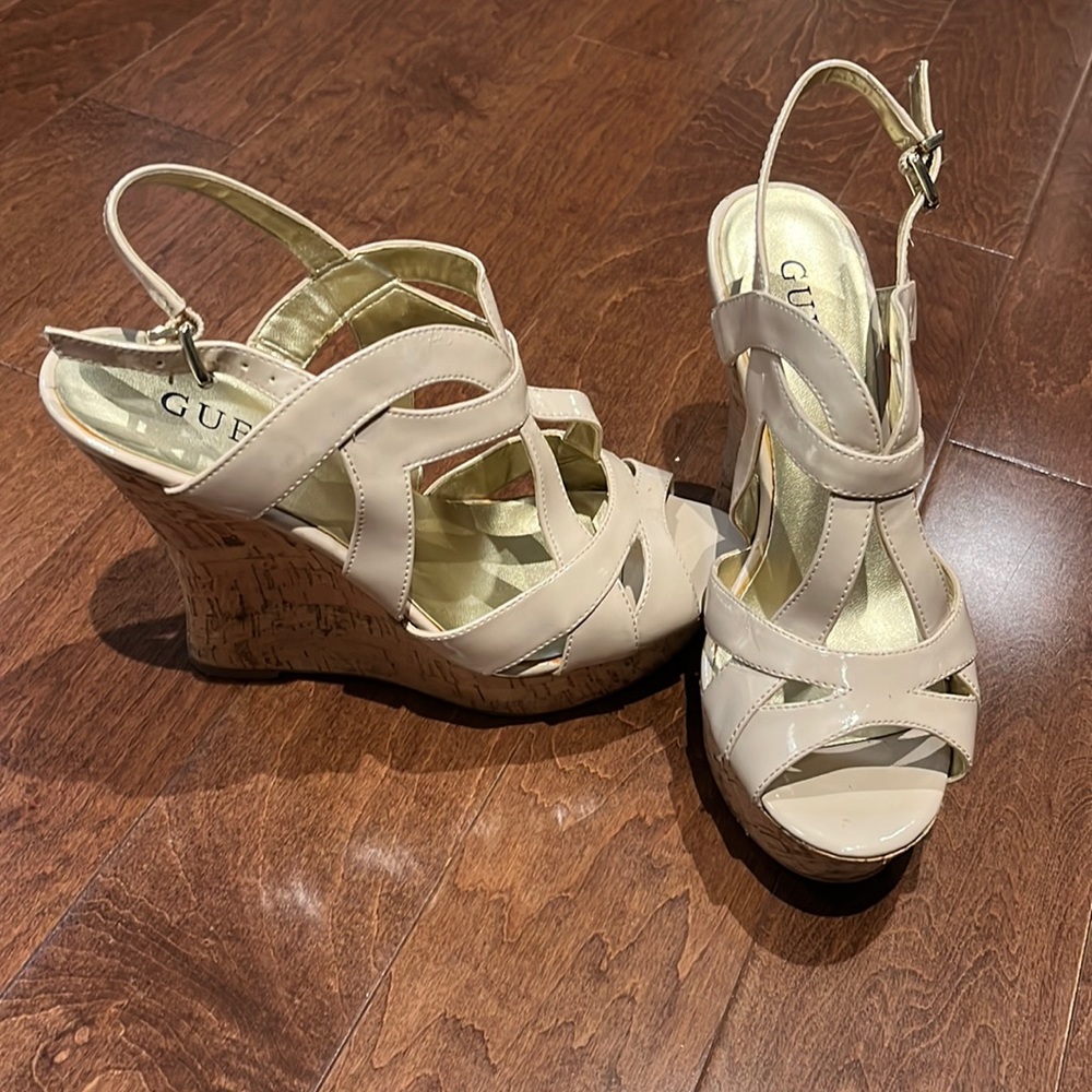 Guess neutral wedges